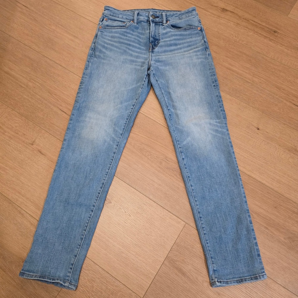 American Eagle Airflex Slim Straight Jeans Mens Fits 30x31 Light Wash Blue Denim